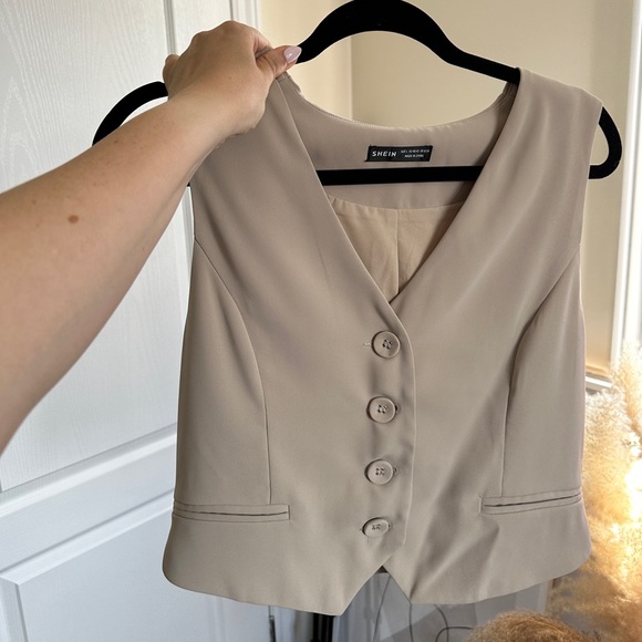 Shein vest - Picture 1 of 2